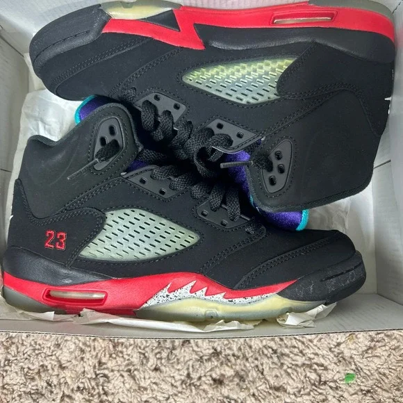 Jordan 5 Retro Top 3 Kids Black Fire Red Grape CZ2989-001 Size 5Y - Picture 3 of 12